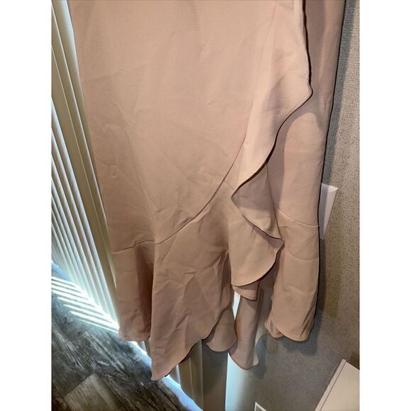 Xscape Off the Shoulder Handkerchief Hem Cocktail Dress in Blossom Size 4. NWT - Picture 3 of 13